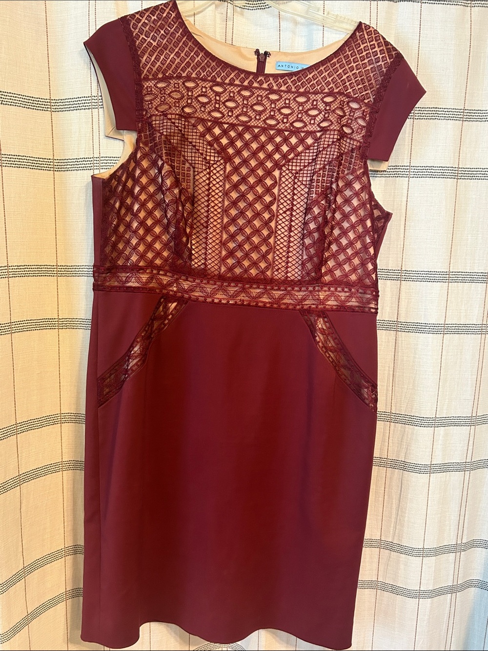 ANTONIO MELANI Burgundy Lace-Overlay Cap-Sleeve Sheath Dress